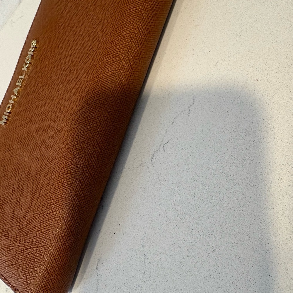 MICHAEL KORS Brown Saffiano Zip Around clutch Wallet - Picture 7 of 8